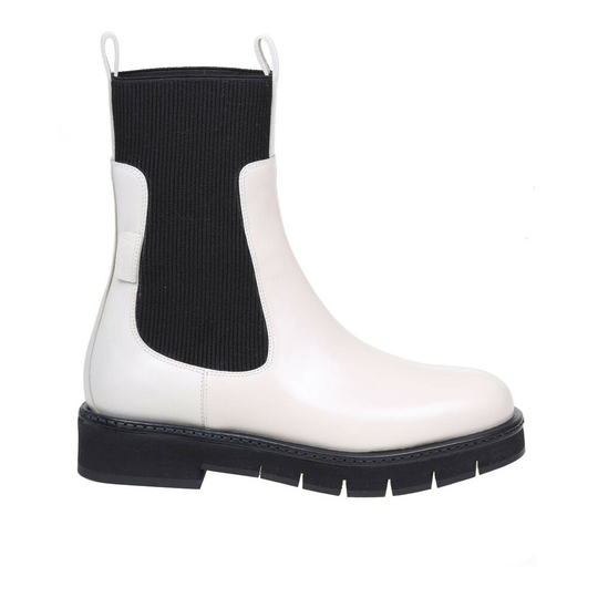 Salvatore Ferragamo - Jodhpurs - Svart - Dam - Storlek: 38 1/2 Eu,38 Eu,37 Eu,36 Eu,39 1/2 Eu,35 1/2 Eu,36 1/2 Eu,37 1/2 EU