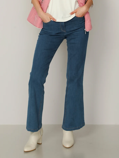 Jeans med lätt utställda benslut Paola Blue stone