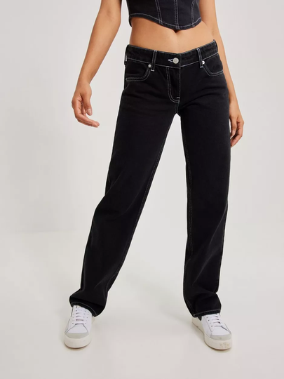 NLY Trend - Low waist jeans - Svart - Low Waist Contrast Seam Jeans - Jeans