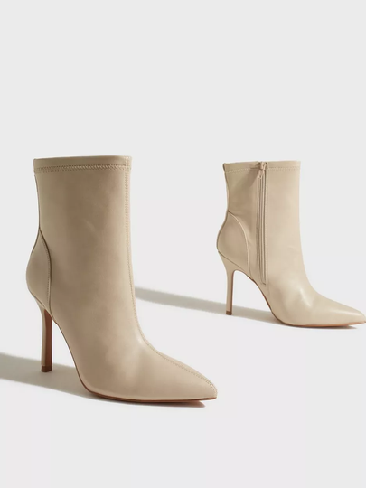 Only Shoes - Stövletter - Creme - Onlcali-1 Pu Heeled Boot - Boots & Kängor