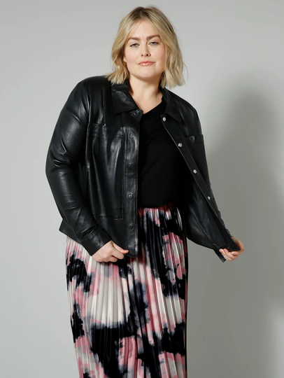 Skinnjacka av lätt lammnappa Sara Lindholm Svart