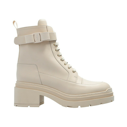 Salvatore Ferragamo - Boots - Beige - Dam - Storlek: 38 Eu,36 1/2 Eu,40 1/2 EU