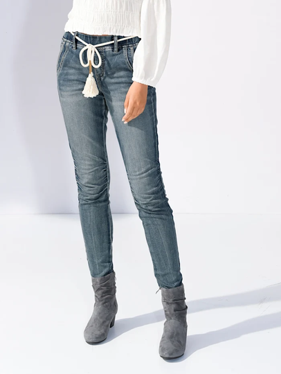 Jeans med rynkning vid knäna Cream Blue bleached