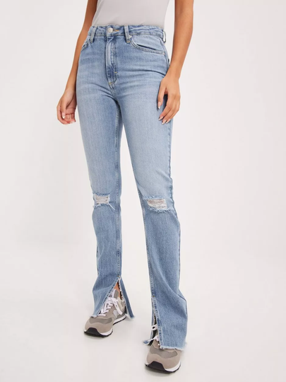 NLY Trend - High waisted jeans - Denim Blå - High Waist Stretch Slit Jeans - Jeans