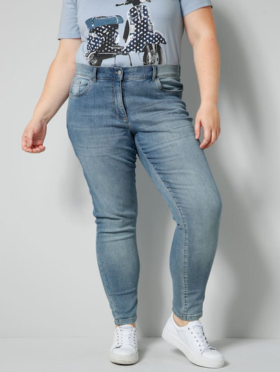 Jeans i trendig ankellängd Sara Lindholm Blue bleached