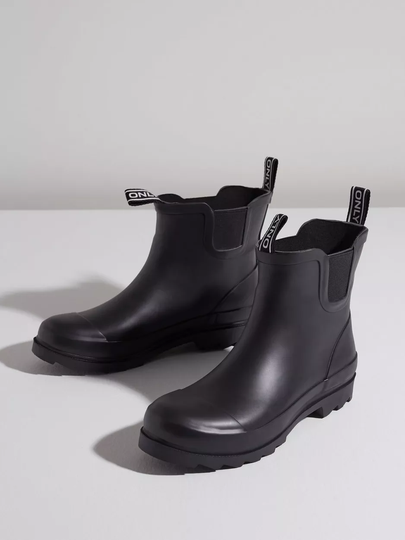 Only Shoes - Stövletter - Black - Onlriri-1 Short Rainboot Noos - Boots & Kängor