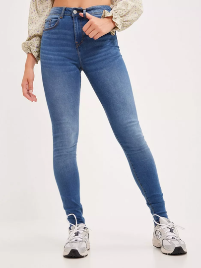 Noisy May - High waisted jeans - Medium Blue Denim - Nmcallie Hw Seamless Jeans VI218MB - Jeans