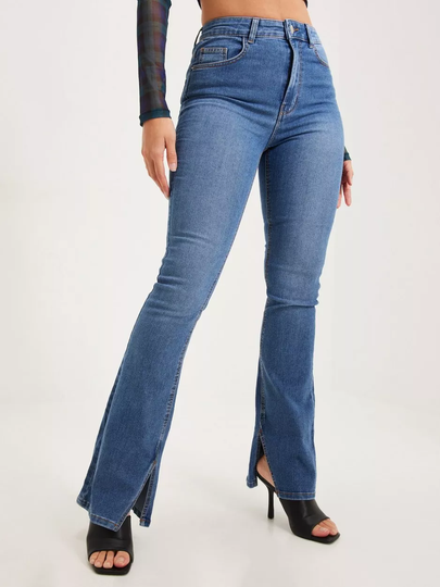 Pieces - Flare jeans - Medium Blue Denim - Pcpeggy Hw Flared Slit Jeans Bc - Jeans