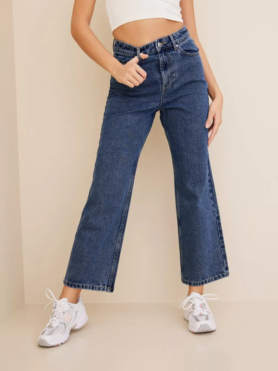 Vero Moda - Flare jeans - Medium Blue Denim Normal Hem - Vmkithy Hr Loose Str 7/8 Jeans VI31 - Jeans